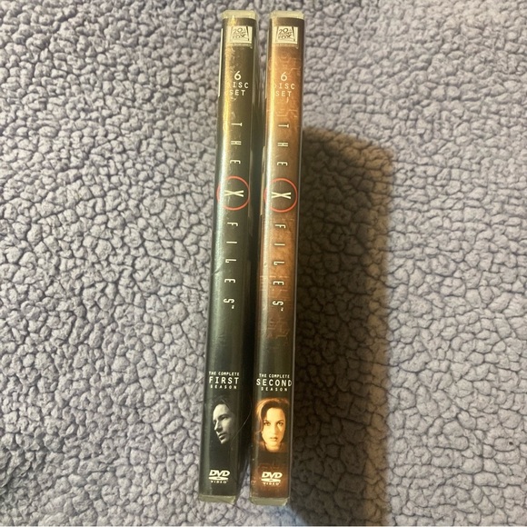 The X Files Season 1 & 2 DVD - Picture 6 of 7